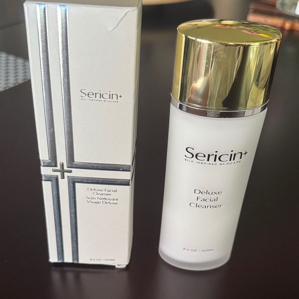Deluxe Facial Cleanser - White and Gold